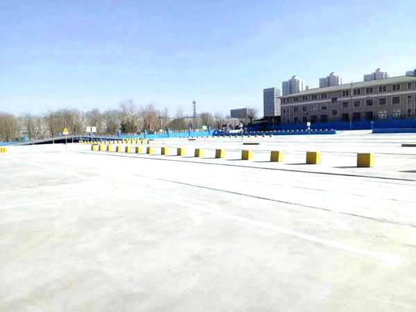 ������˴ͨ�{У